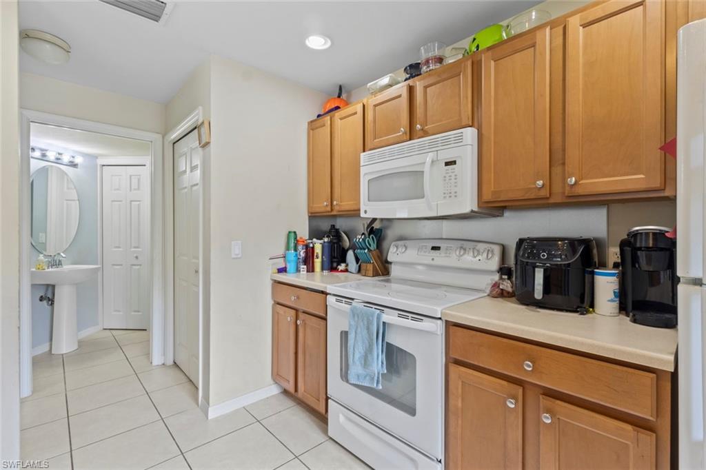 TOWNHOMES AT STONEYBROOK - Residential