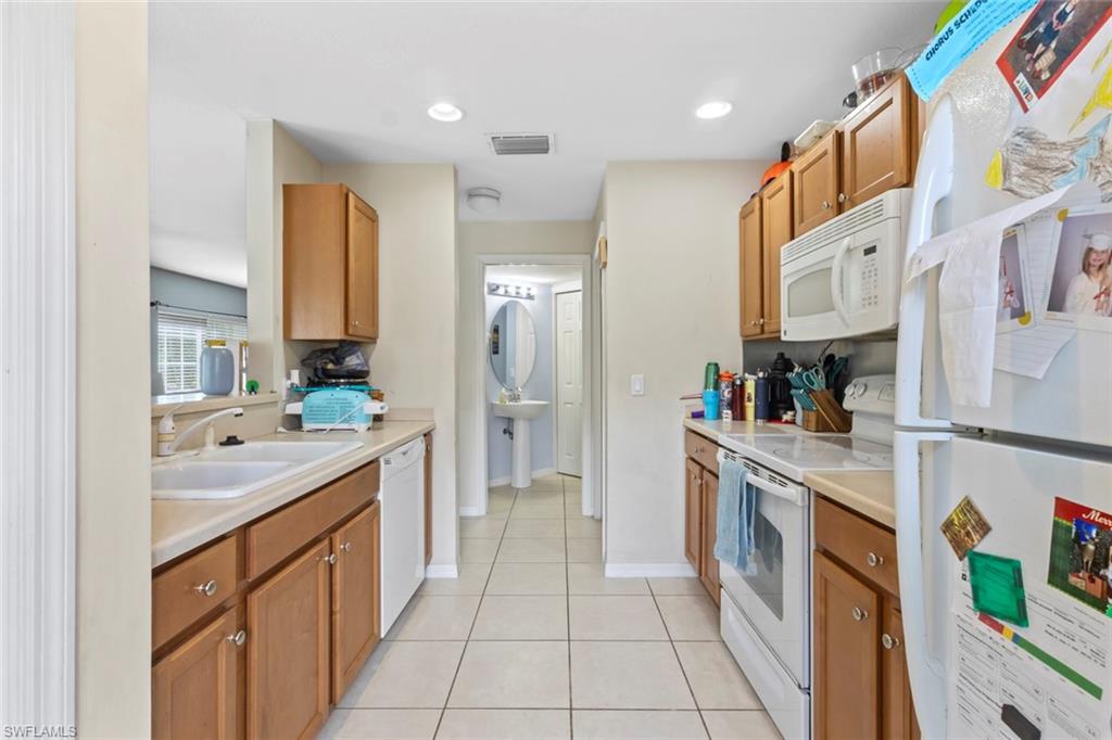 TOWNHOMES AT STONEYBROOK - Residential