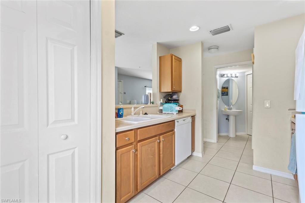 TOWNHOMES AT STONEYBROOK - Residential