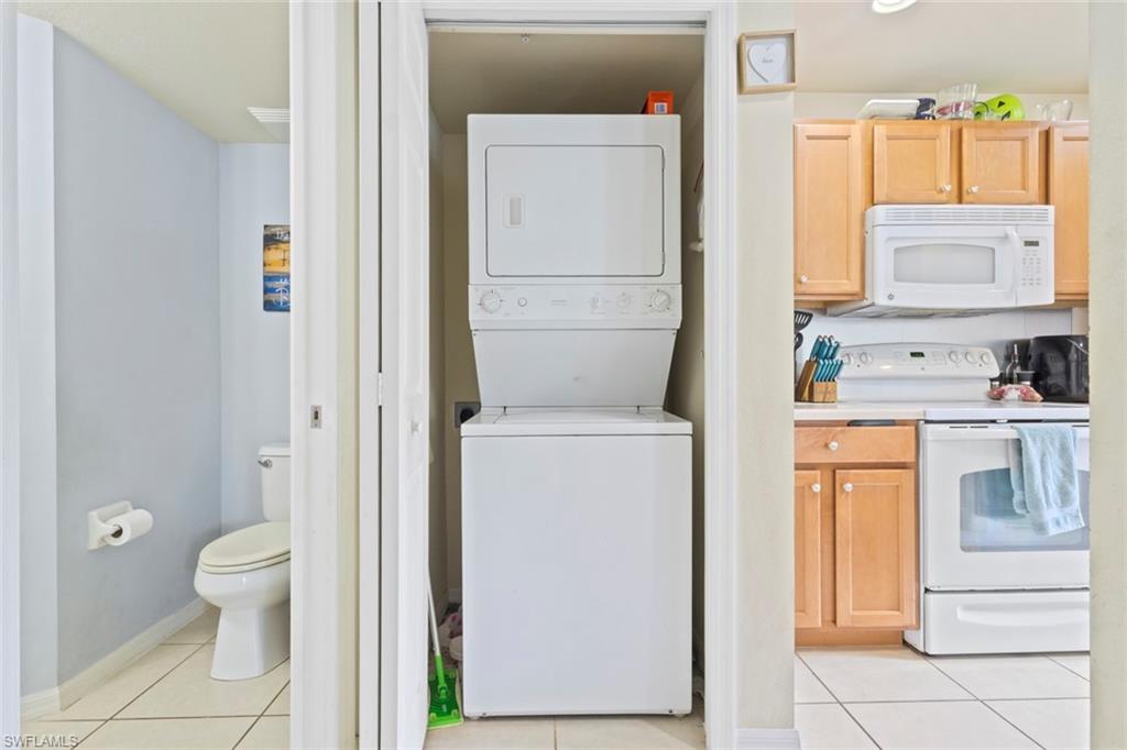 TOWNHOMES AT STONEYBROOK - Residential