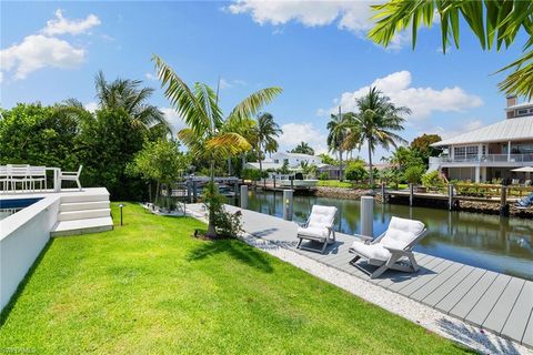 A home in NAPLES