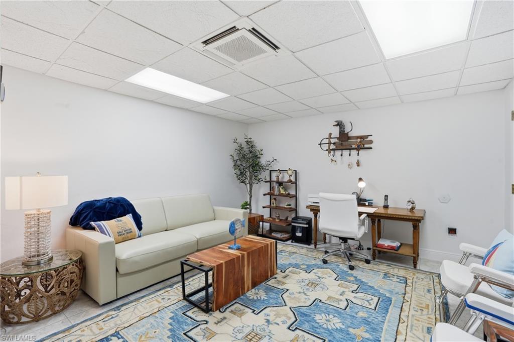 JONATHAN HARBOUR - Residential