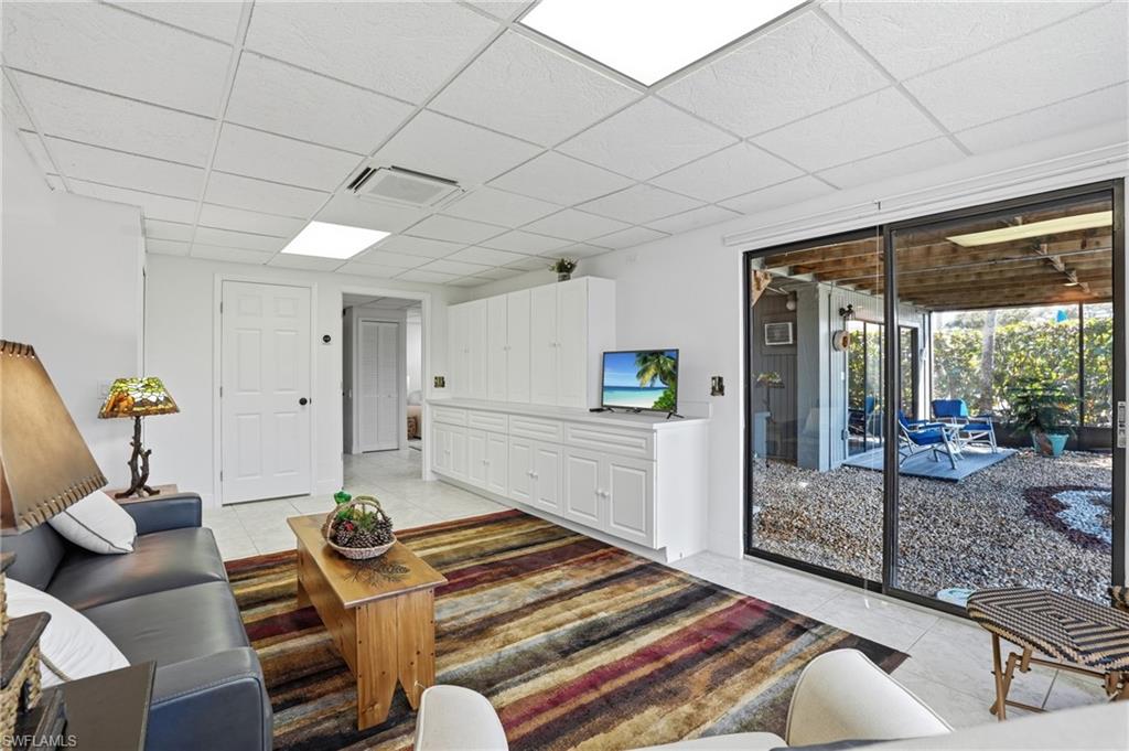 JONATHAN HARBOUR - Residential