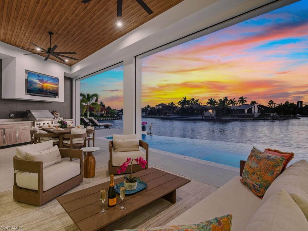 MARCO BEACH - Residential