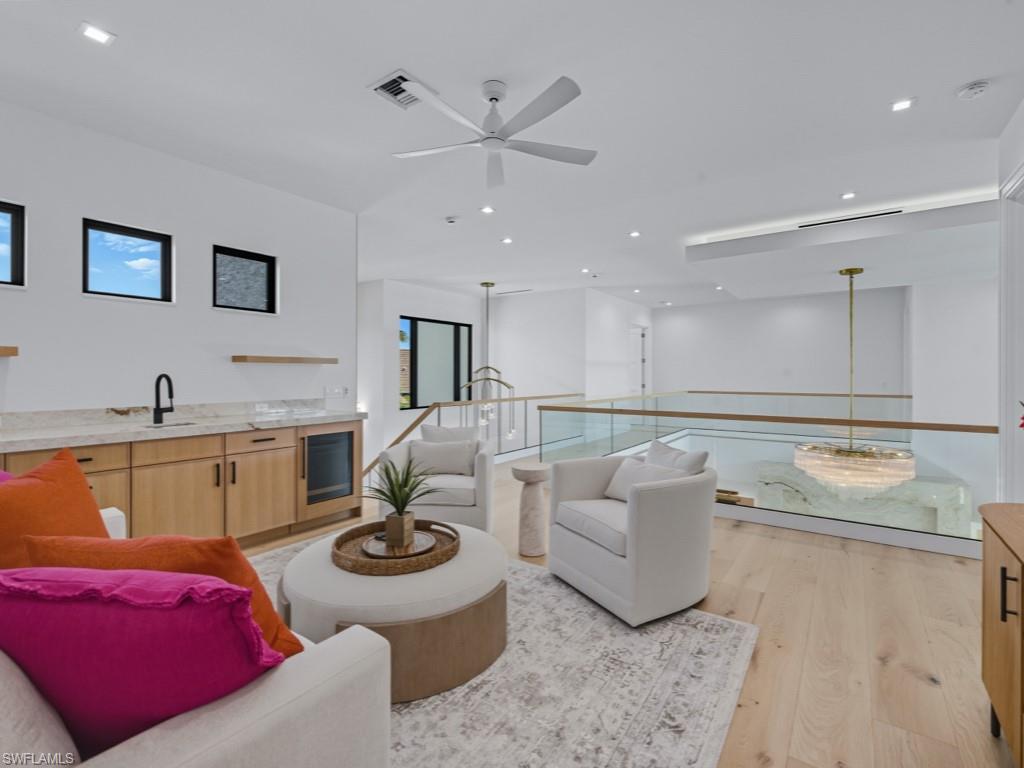 MARCO BEACH - Residential