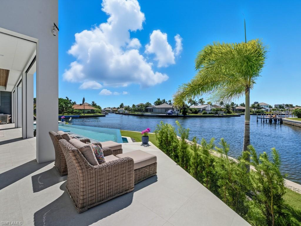 MARCO BEACH - Residential