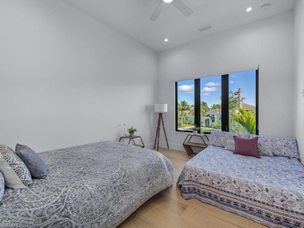 MARCO BEACH - Residential