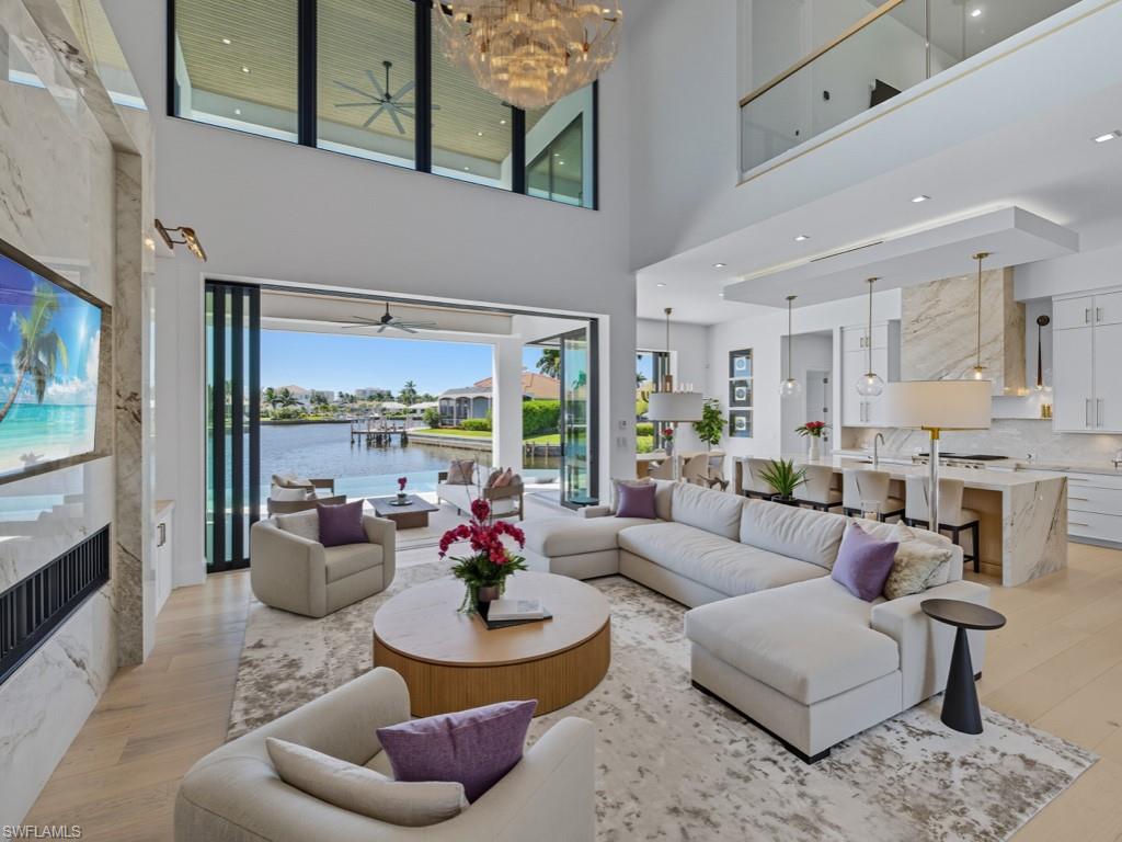 MARCO BEACH - Residential