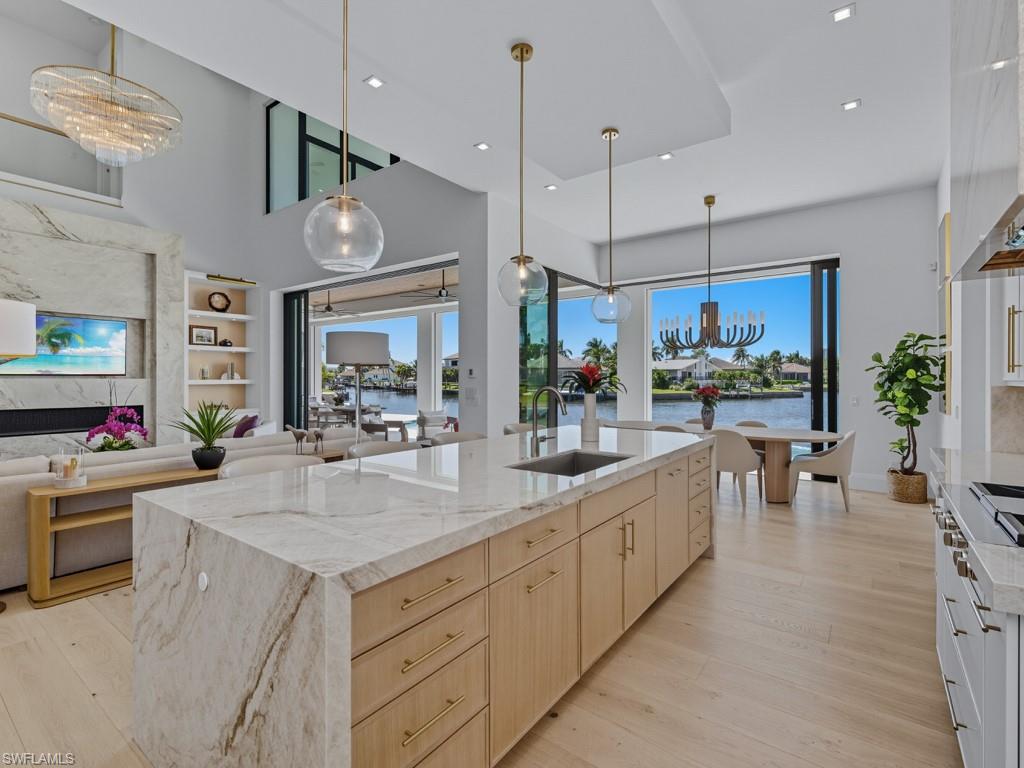 MARCO BEACH - Residential