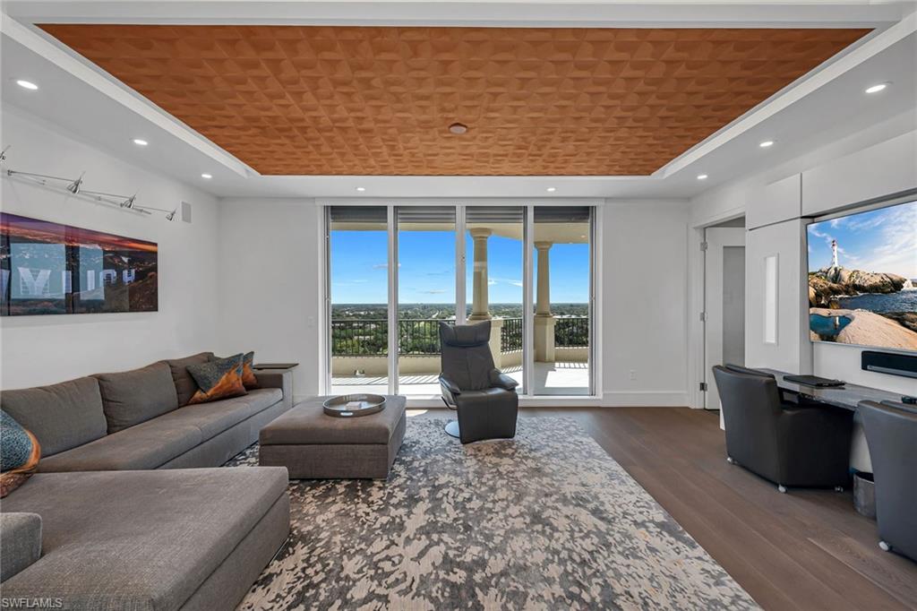 TRIESTE AT BAY COLONY - Residential