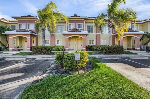 Townhouse in FORT MYERS FL 9419 Ivy Brook RUN.jpg
