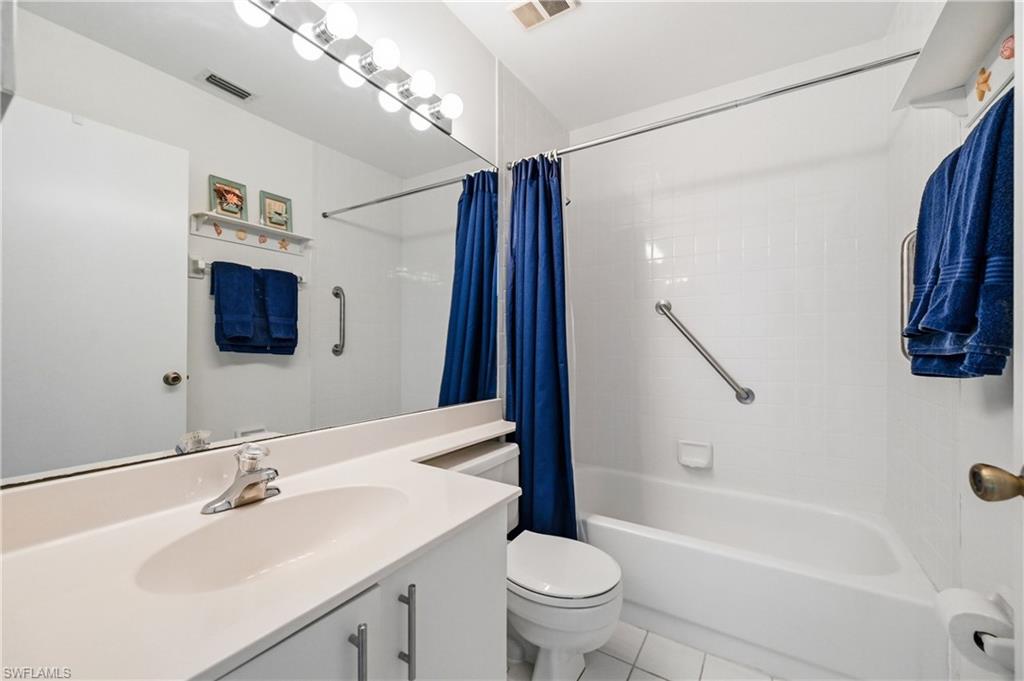 EMERALD LAKES - Residential