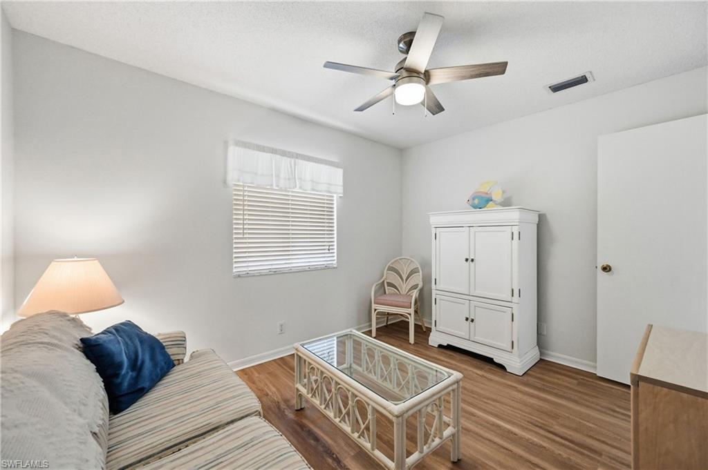 EMERALD LAKES - Residential