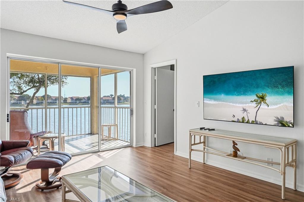 EMERALD LAKES - Residential