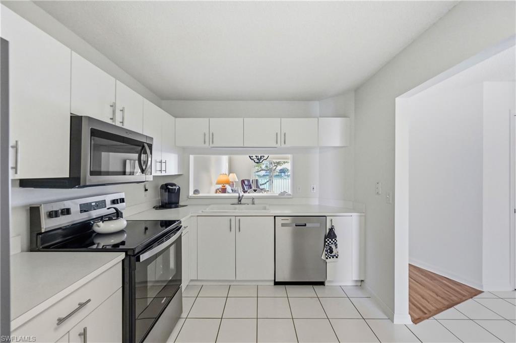 EMERALD LAKES - Residential