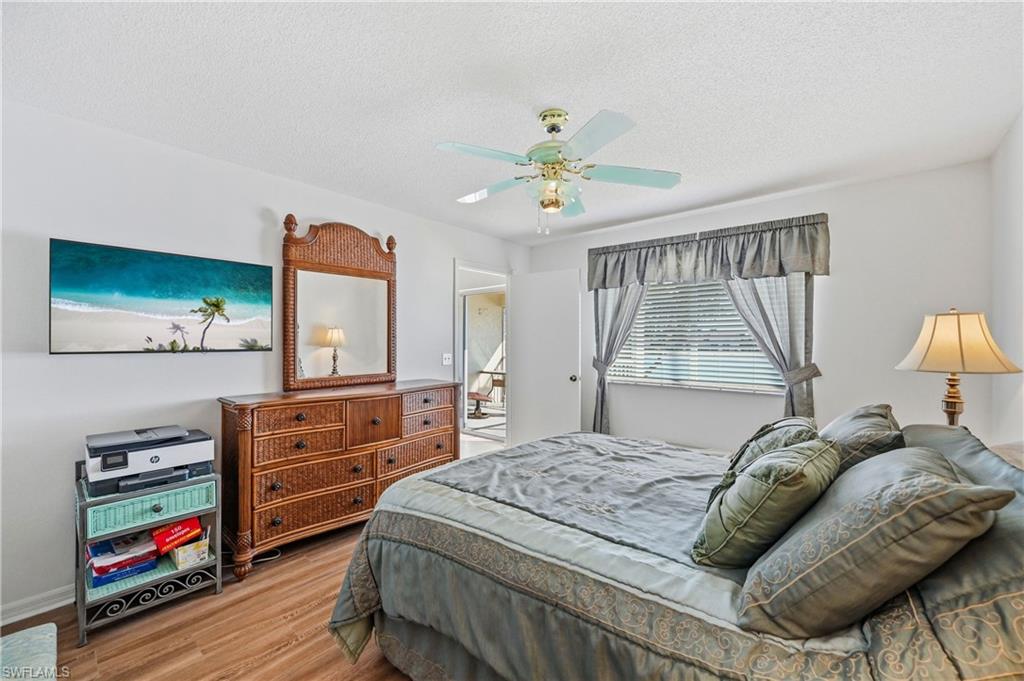 EMERALD LAKES - Residential