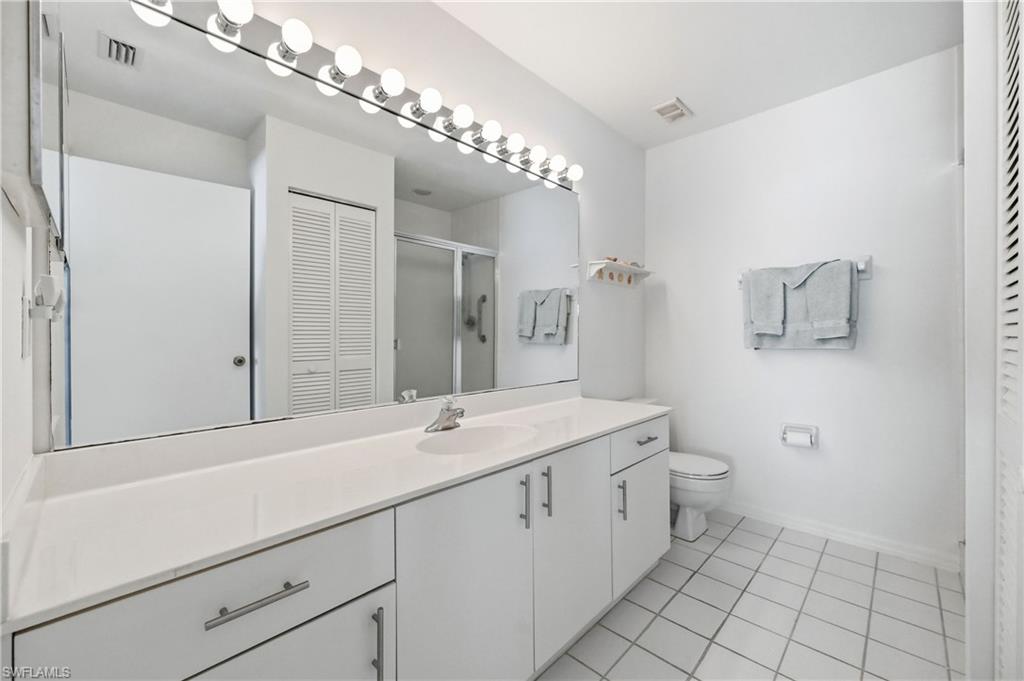 EMERALD LAKES - Residential