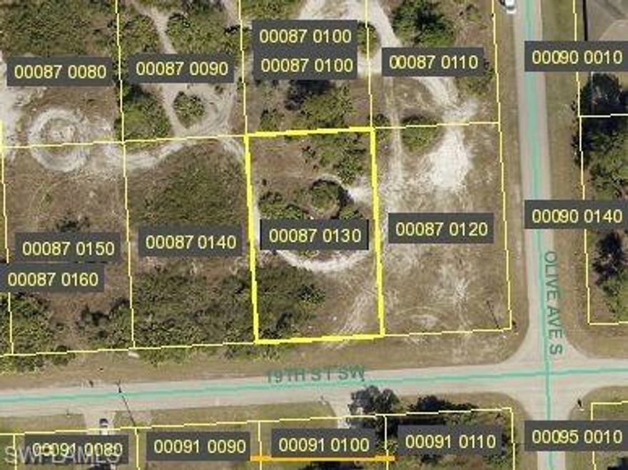 Discover the perfect spot to build your dream home in the southwest of Lehigh Acres! This 0.25-acre residential lot, ready for construction, is strategically located close to everything you need: shops, restaurants, schools, and parks. In a highly desirable area, this space offers you the ideal combination of tranquility and convenience, providing a serene and welcoming environment where you can bring your ideal home to life. Don't miss this unique opportunity!