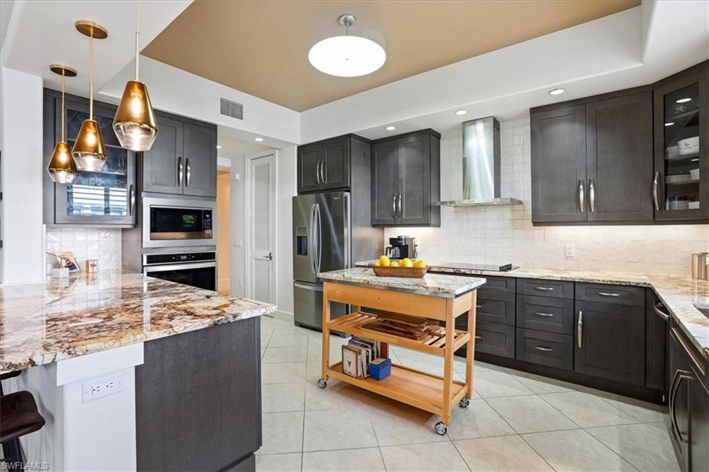 AVELLINO ISLES - Residential