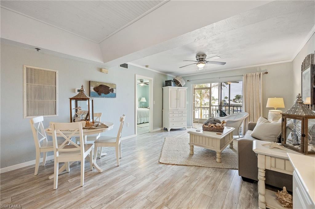 BOARDWALK CAPER - Residential