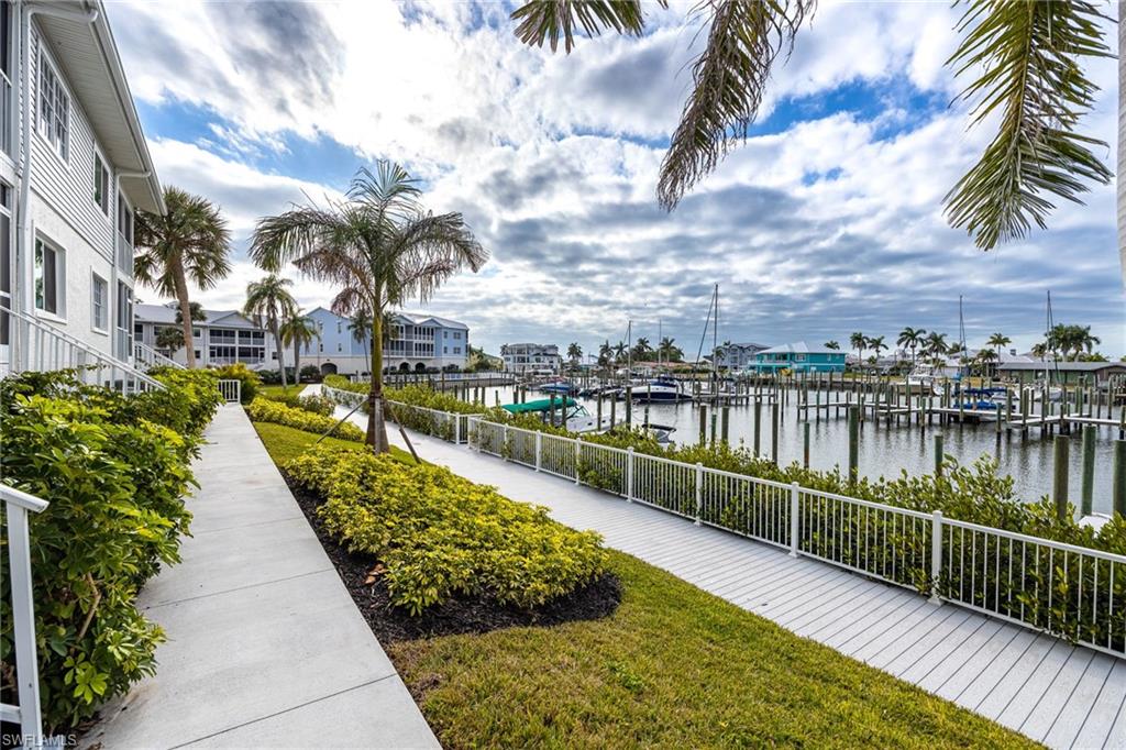 BOARDWALK CAPER - Residential