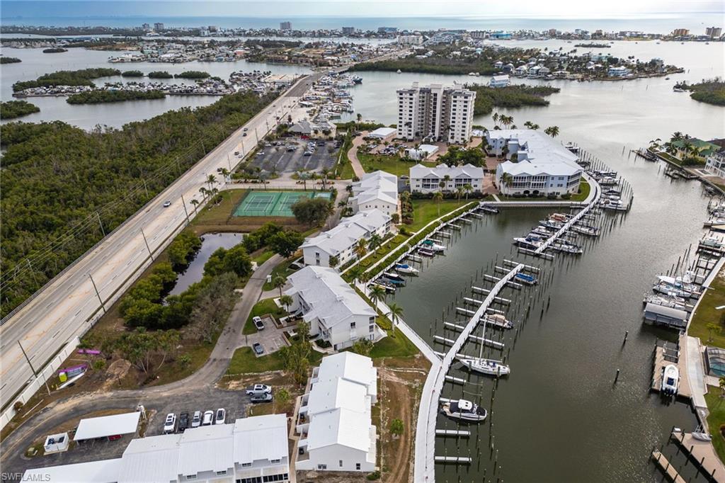 BOARDWALK CAPER - Residential