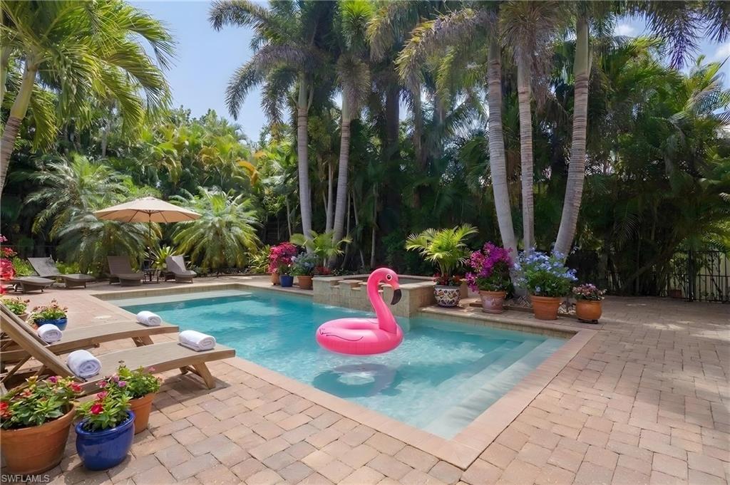 MOORINGS - Residential