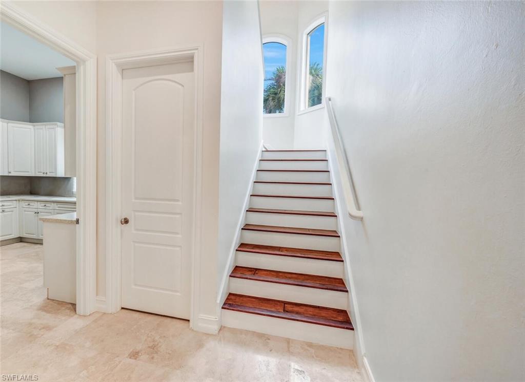 LIVINGSTON WOODS - Residential