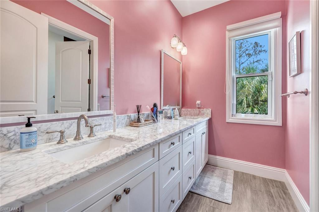 LIVINGSTON WOODS - Residential