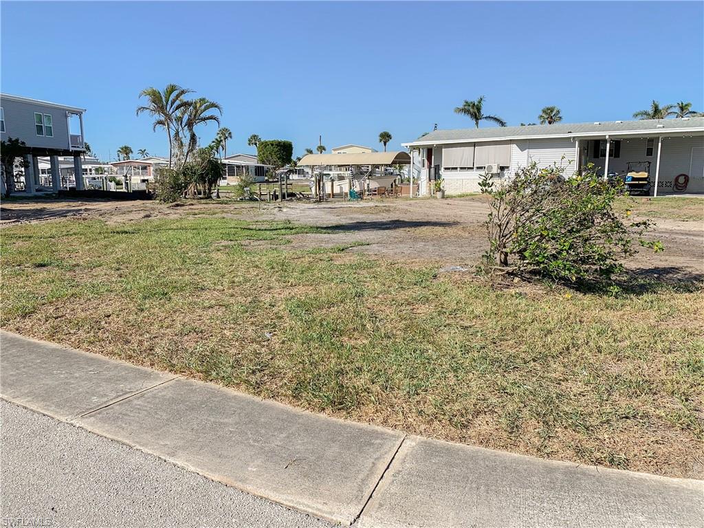 BAYSIDE ESTATES - Land