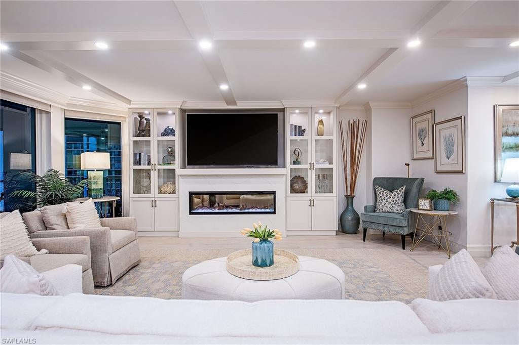 4401 Gulf Shore BLVD N 1001