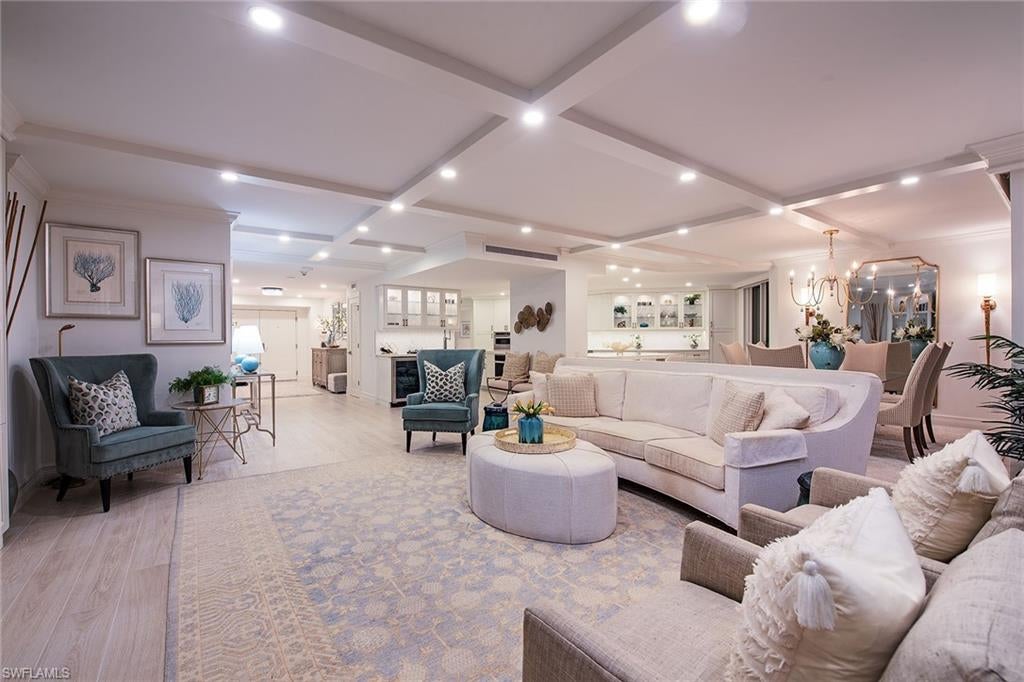 4401 Gulf Shore BLVD N 1001