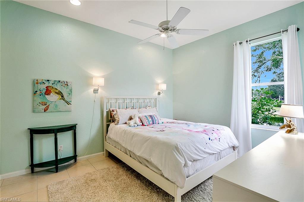 AUTUMN WOODS - Residential