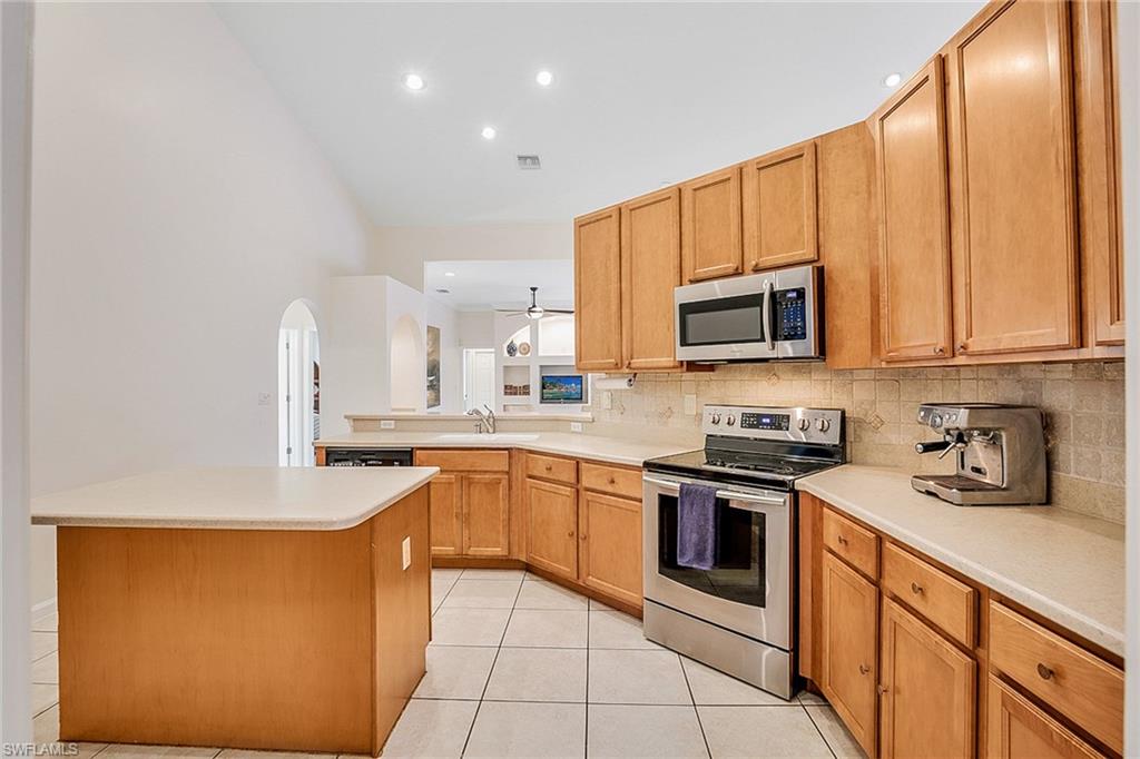 AUTUMN WOODS - Residential