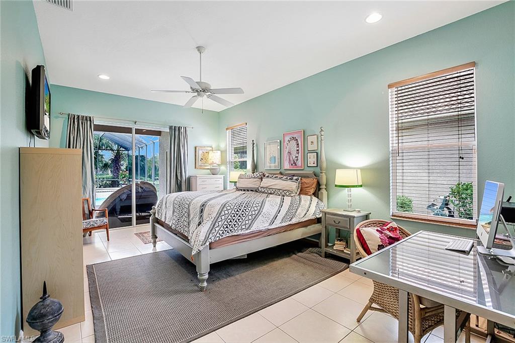 AUTUMN WOODS - Residential