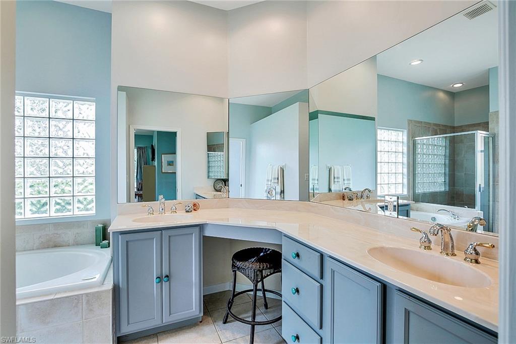 AUTUMN WOODS - Residential