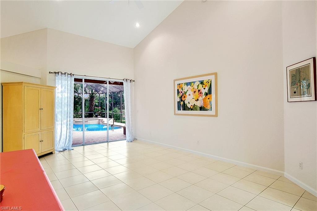 AUTUMN WOODS - Residential