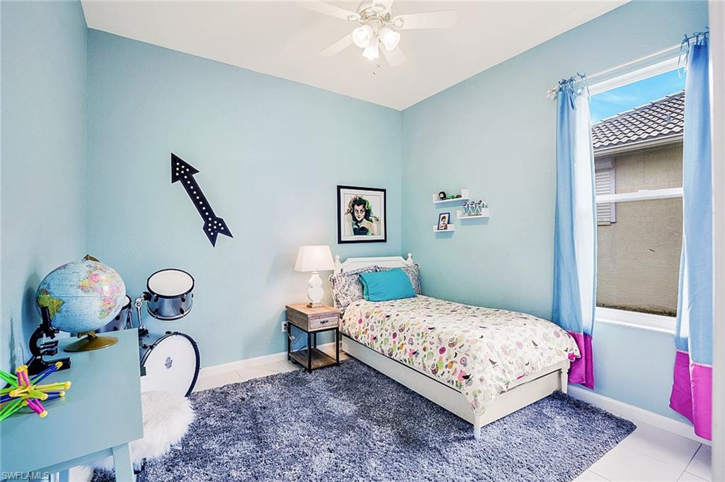 AUTUMN WOODS - Residential