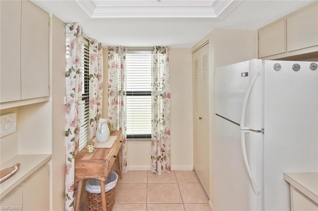 PARKSIDE CONDO - Residential