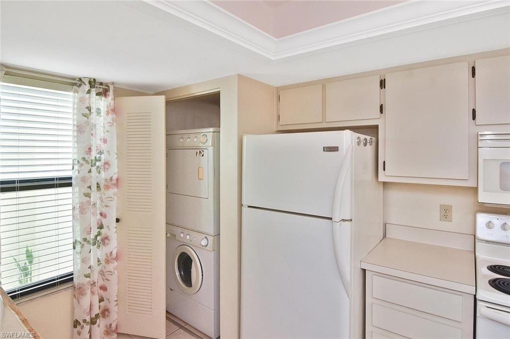 PARKSIDE CONDO - Residential