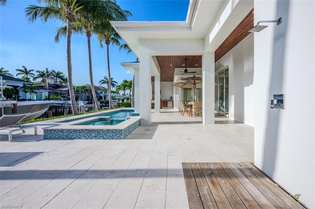 ROYAL HARBOR - Residential