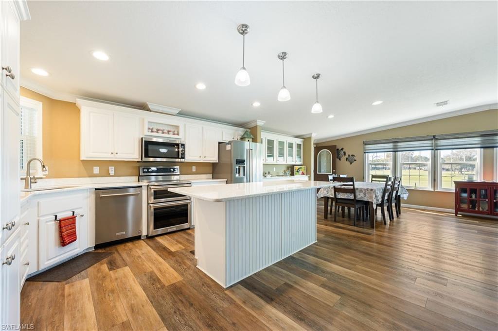 SIX LAKES COUNTRY CLUB - Residential