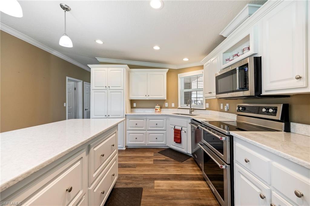 SIX LAKES COUNTRY CLUB - Residential