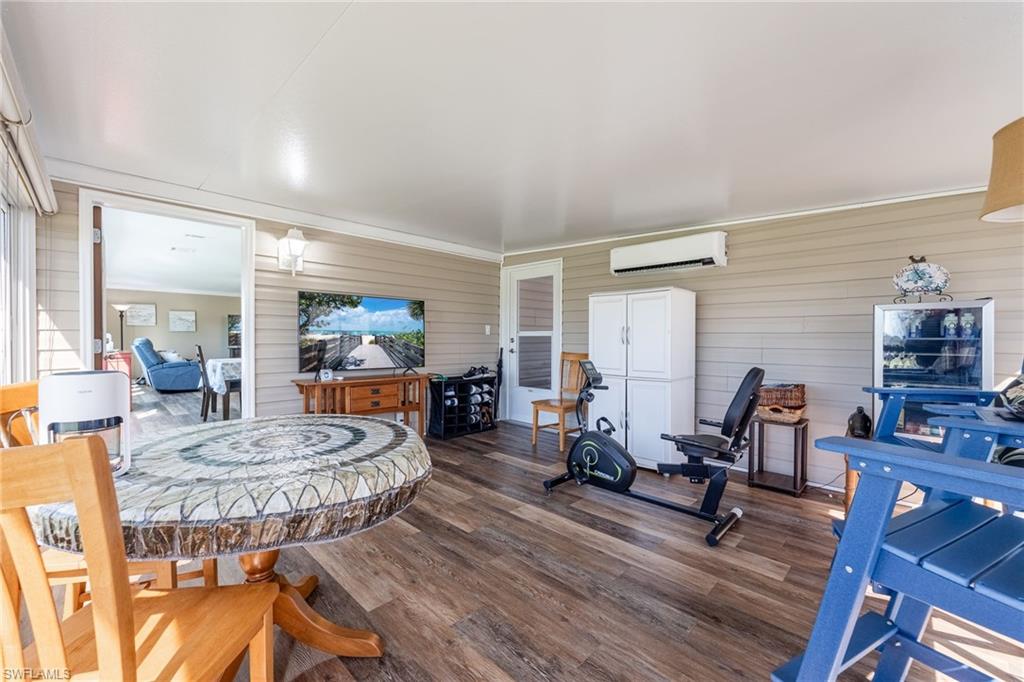 SIX LAKES COUNTRY CLUB - Residential