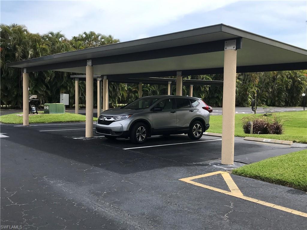 COURT OF PALMS - Residential