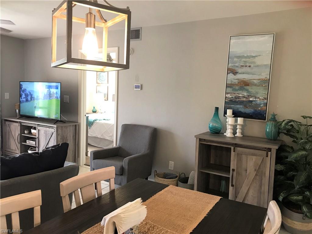 COURT OF PALMS - Residential