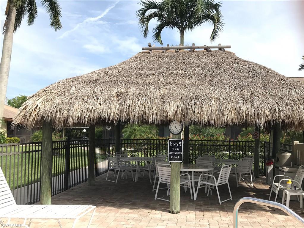 COURT OF PALMS - Residential