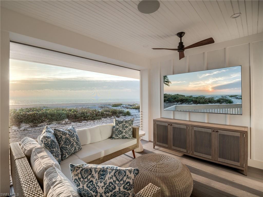 BEACH HOMES - Residential