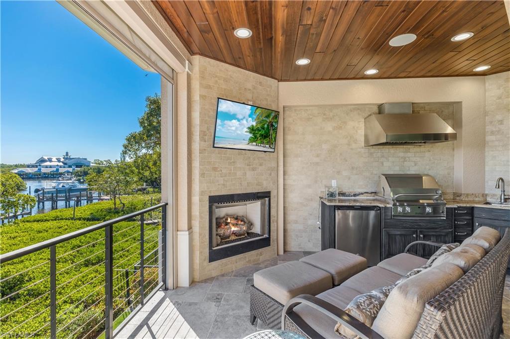 JONATHAN HARBOUR - Residential