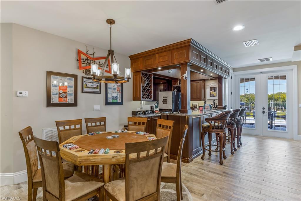 JONATHAN HARBOUR - Residential